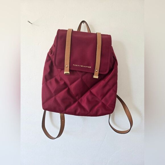 Tommy Hilfigur Amelia Nylon Backpack Burgundy Red Quilted Chic Convertible - Picture 2 of 5